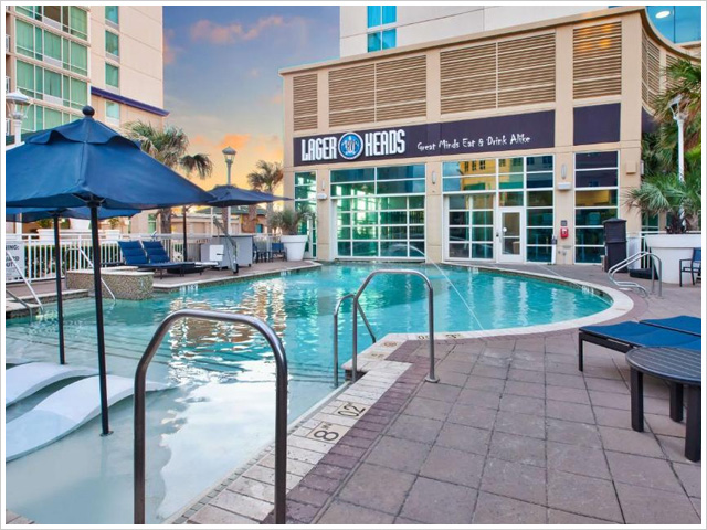 Seasonal Outdoor Pool - Hilton Garden Inn Virginia Beach Oceanfront