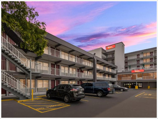 Red Roof PLUS+ Suites Virginia Beach - An Affordable Budget Friendly Option