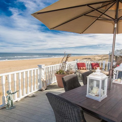 Beachfront Home with Saltwater Pool – Sleeps 12