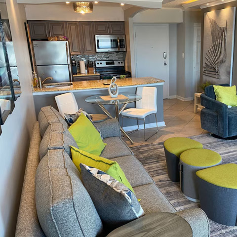 New Oceanfront Contemporary – Sleeps 6