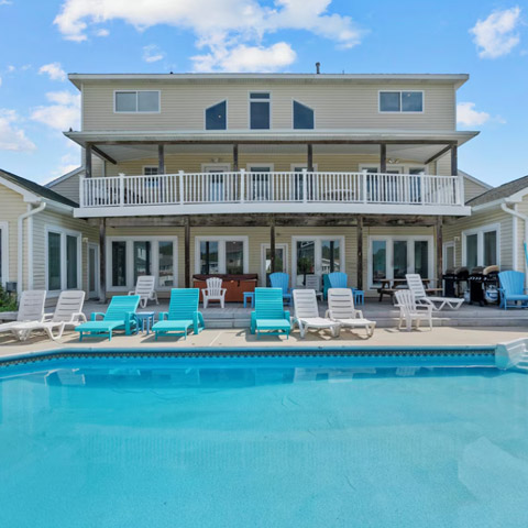 Semi-Oceanfront Plus Loft – Sleeps 24