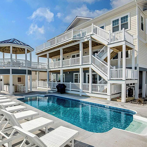 Oceanfront, Dog-Friendly, Pool & Hot Tub – Sleeps 26