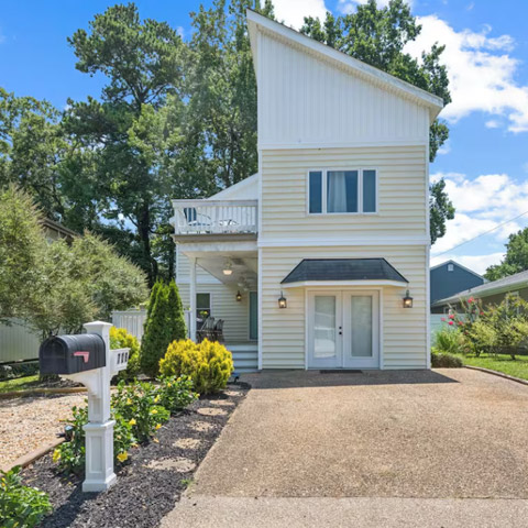 Walk to Beach & VA Beach Boardwalk – Sleeps 14