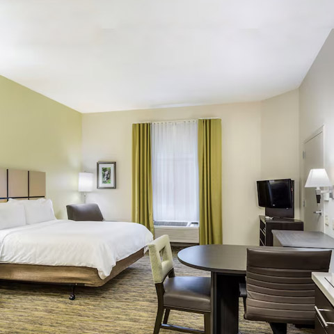 Candlewood Suites Virginia Beach Town Center by IHG